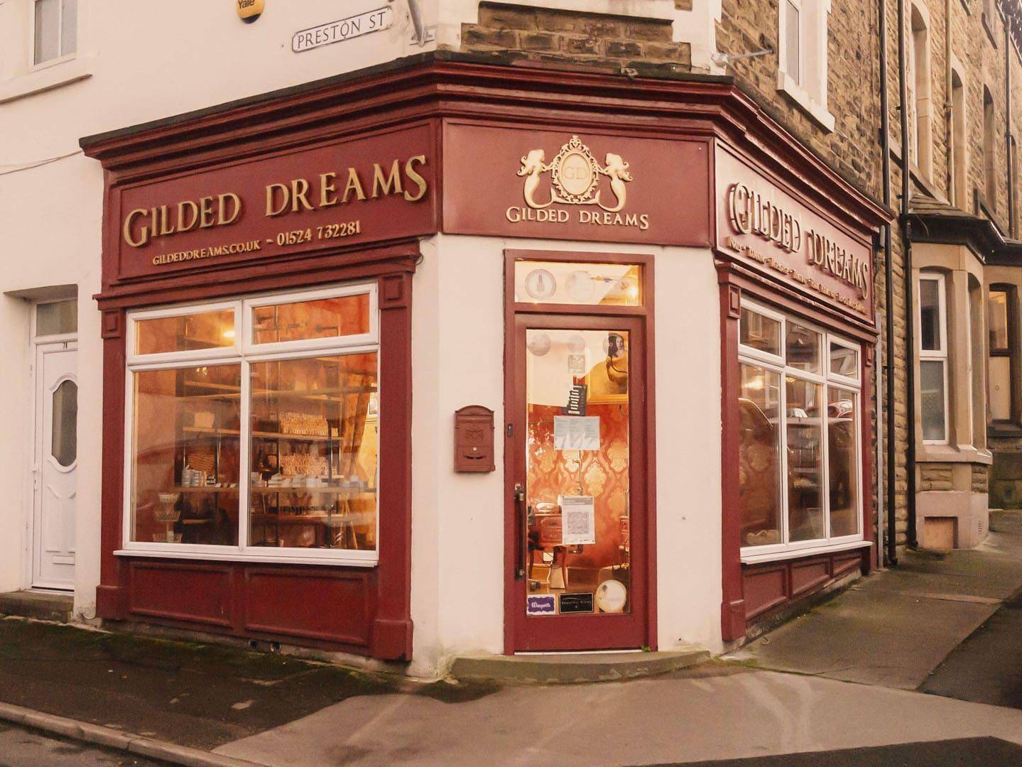 Gilded Dream Salon Outside